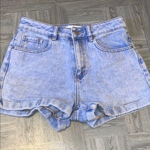 **Reserved**Pacsun Mom Short